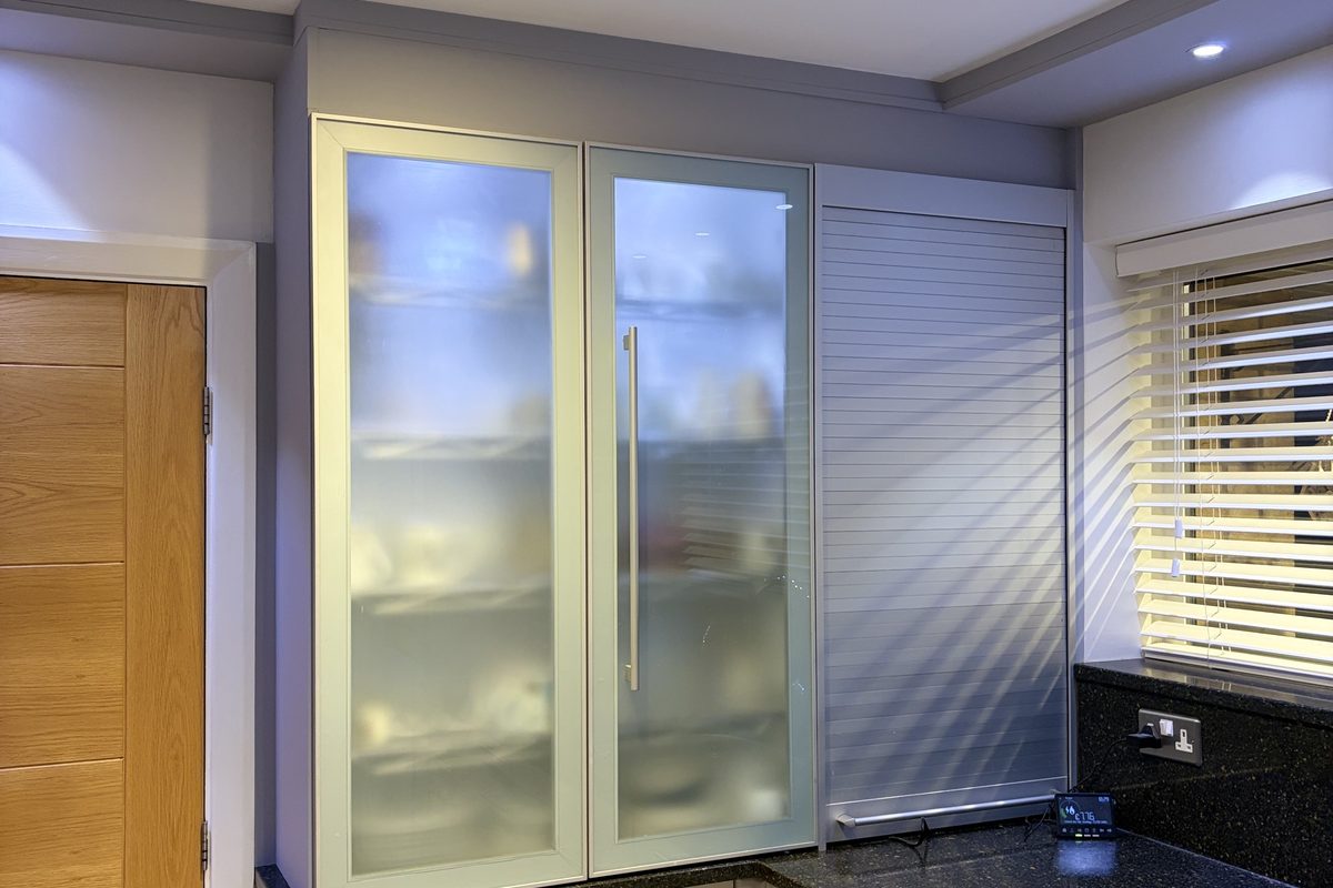 Solid colour matt kitchen wrap · Newmarket