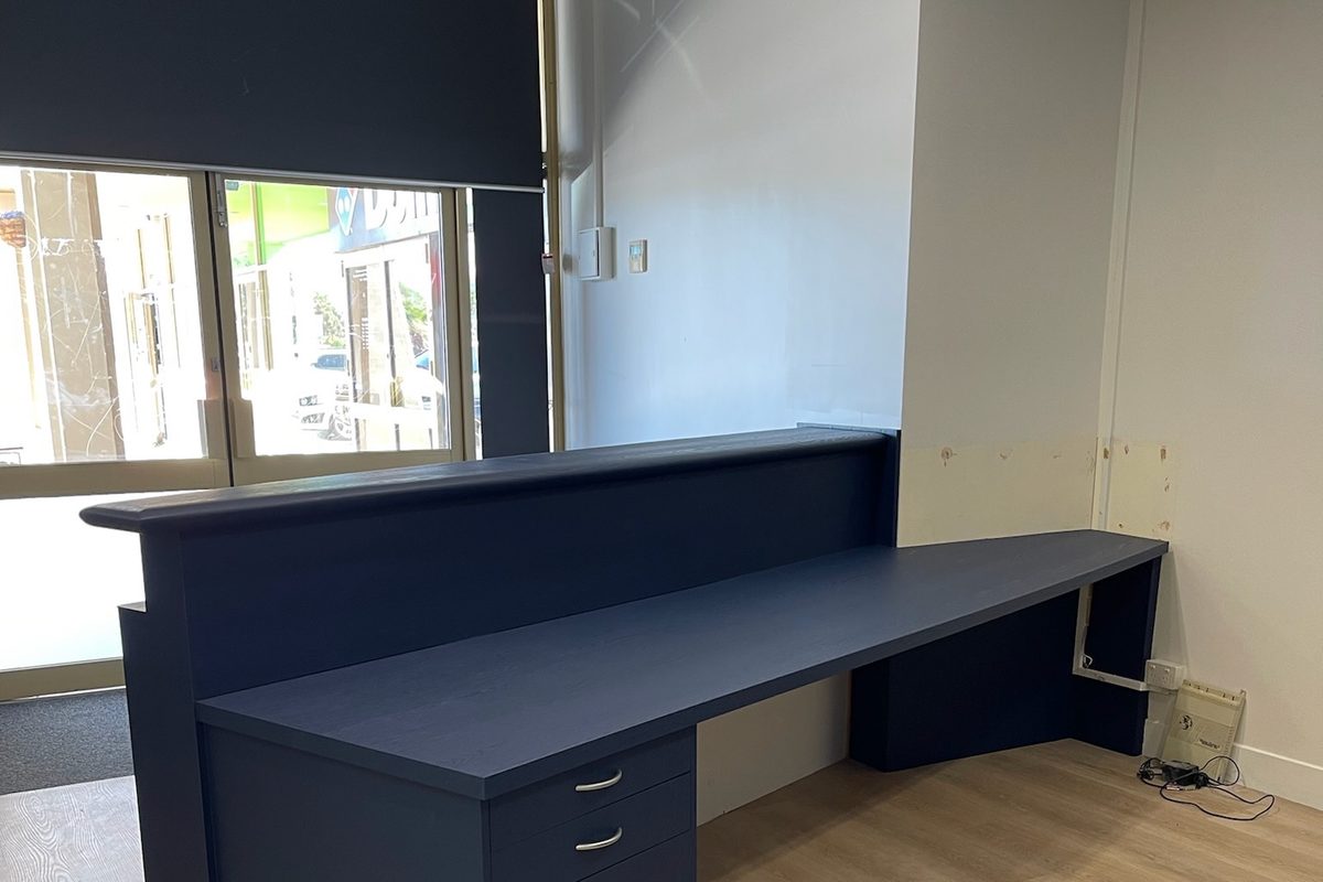 Reception desk · Blue vinyl