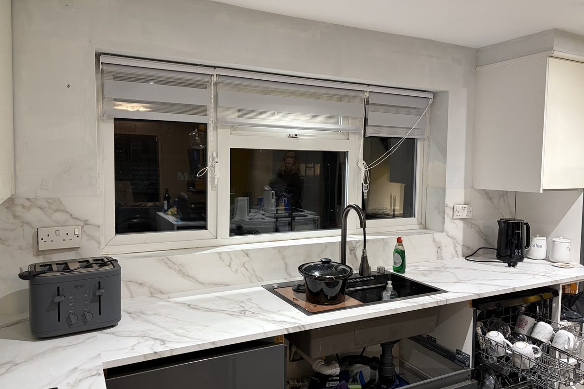 White marble kitchen wrap